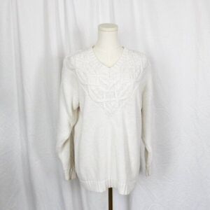 Vintage Women's White Long Sleeve V-neck Sweater with Cable Knit Accents Medium